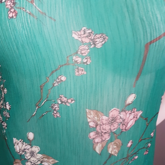 3/$35 Peter Pan Collared Chiffon Blouse - Picture 5 of 8